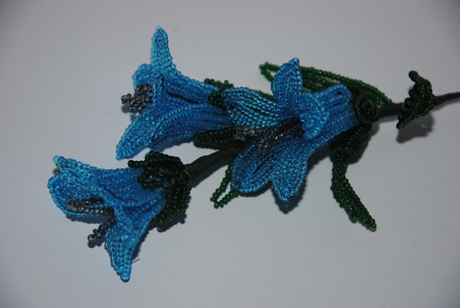 цветы из бисера своими руками