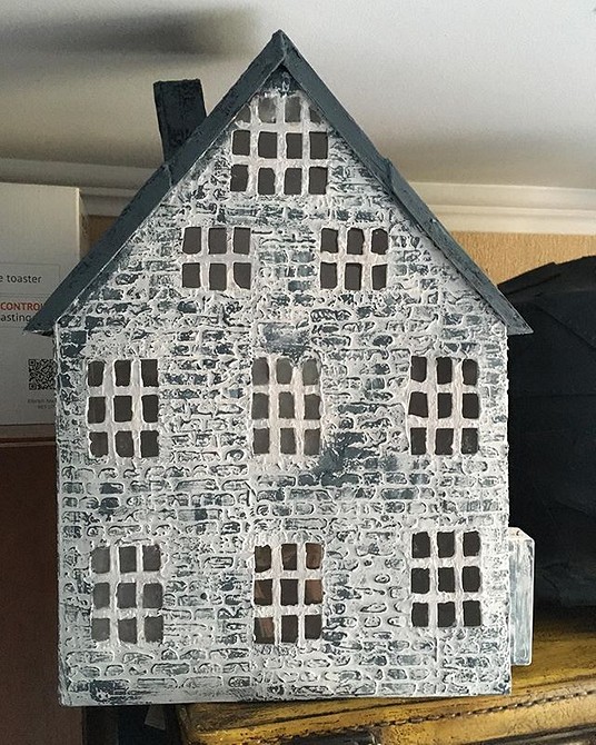 Как сделать домик для кукол своими руками из коробок: пошаговая инструкция