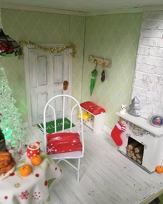 Как сделать домик для кукол своими руками из коробок: пошаговая инструкция