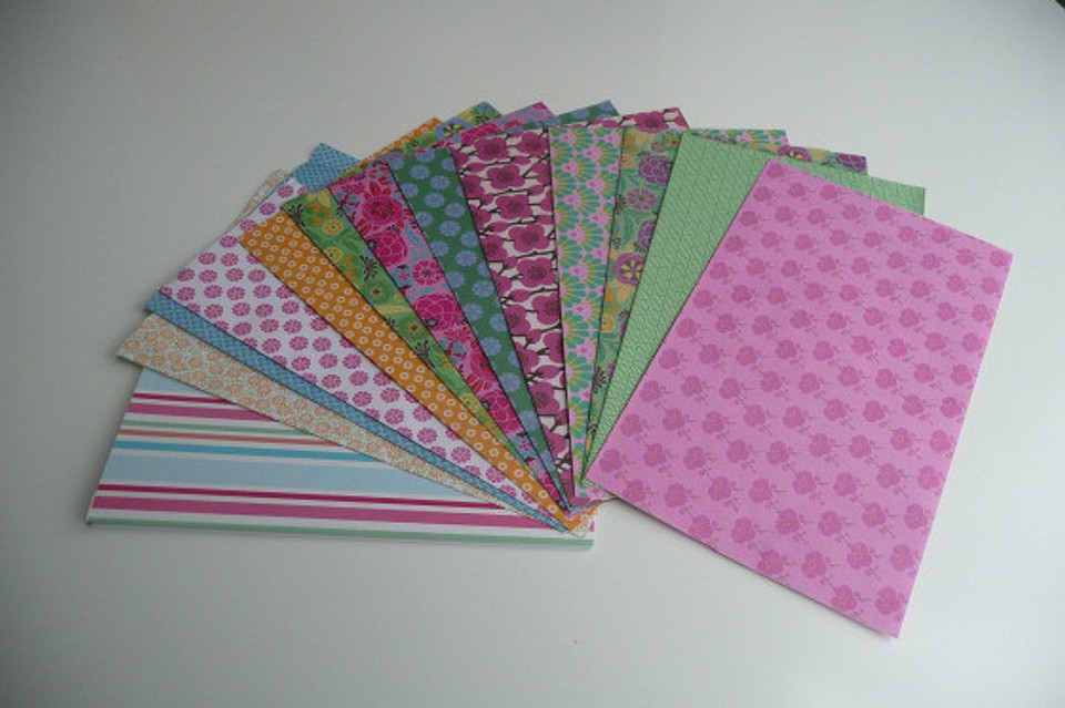 Как сделать домик для кукол своими руками из коробок: пошаговая инструкция