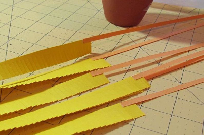 Цветочный топиарий в технике квиллинг своими руками