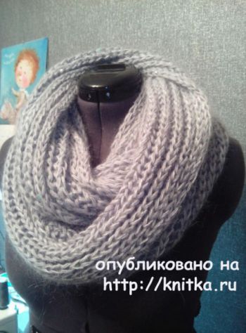 Вязаный спицами снуд Серебро с узором английская резинка Вязаный спицами снуд Серебро с узором английская резинка