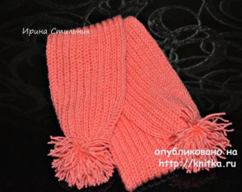 Детский шарфик связан спицами английской резинкой Детский шарфик связан спицами английской резинкой
