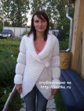 Жакет связан спицами английской резинкой Жакет связан спицами английской резинкой