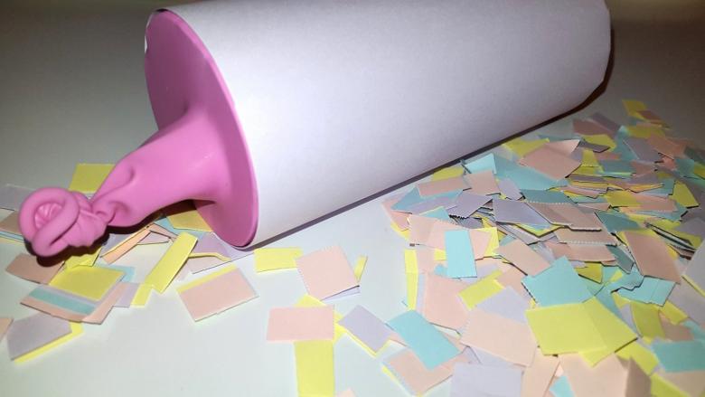 Как сделать хлопушку из бумаги: пошаговое описание изготовления и мастер класс для начинающих