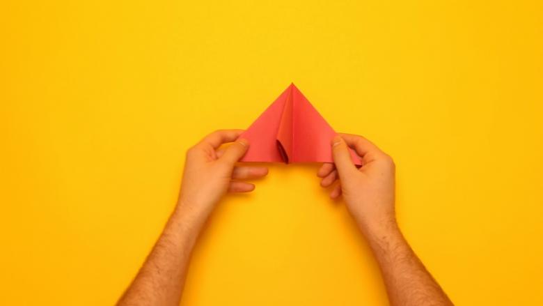 Как сделать хлопушку из бумаги: пошаговое описание изготовления и мастер класс для начинающих