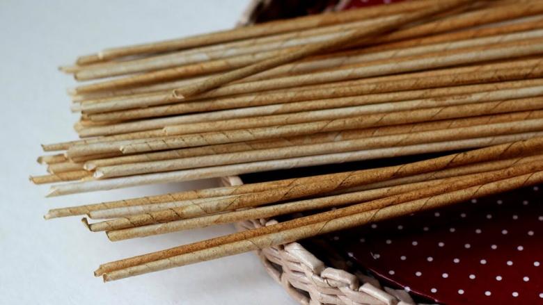 Плетение из газетных трубочек для начинающих: пошаговое описание создания простых и красивых поделок