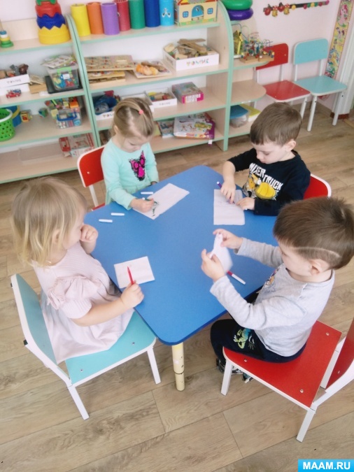 Эксперимент «Проявляющаяся салфетка» во второй младшей группе