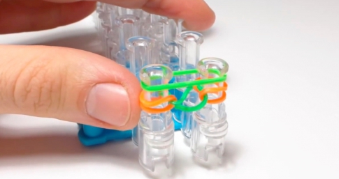 Плетение из резинок на станке: простые легкие схемы для начинающих и сложные для опытных мастеров