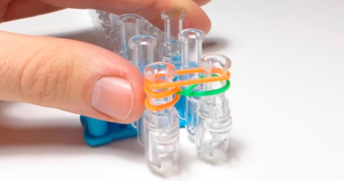 Плетение из резинок на станке: простые легкие схемы для начинающих и сложные для опытных мастеров