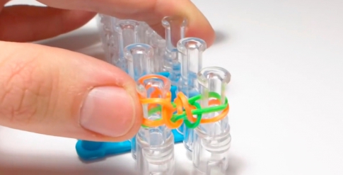 Плетение из резинок на станке: простые легкие схемы для начинающих и сложные для опытных мастеров