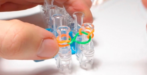 Плетение из резинок на станке: простые легкие схемы для начинающих и сложные для опытных мастеров