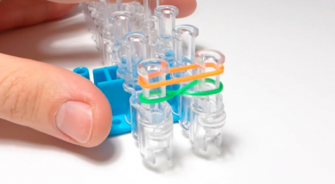 Плетение из резинок на станке: простые легкие схемы для начинающих и сложные для опытных мастеров