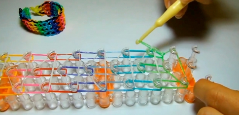 Схемы плетения браслетов из резинок: как сделать своими руками простое и оригинальное украшение?