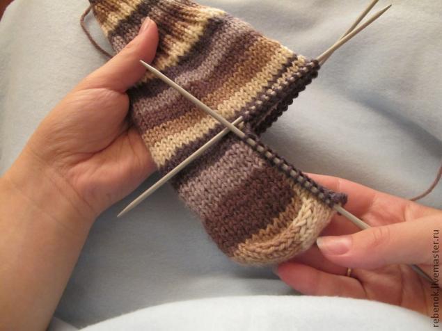 Носочки на двух спицах с описанием