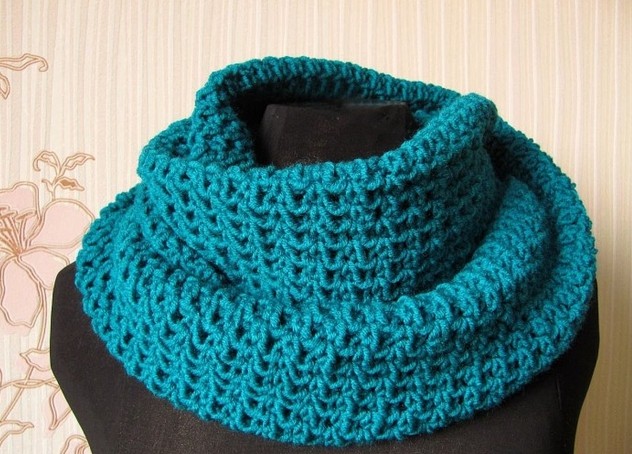 Снуд связаный лицевой гладью