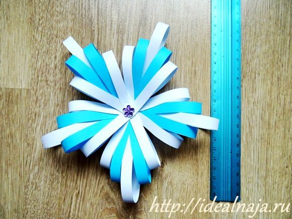 Маскируем серединку паеткой