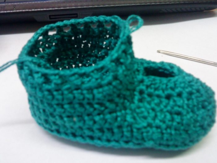 Этап вязания верхней части пинеток Как связать пинетки крючком: вяжем верхнюю часть