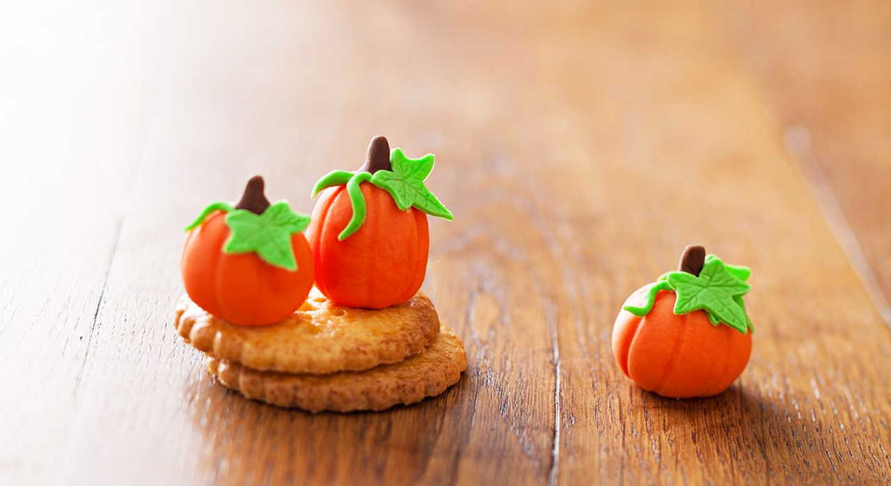 Тыквы из теста на хэллоуин