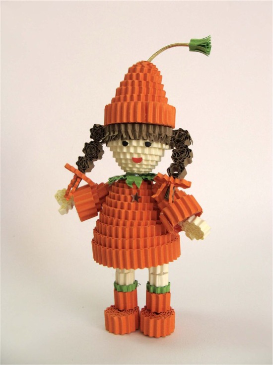 Девочка из гофрокартона