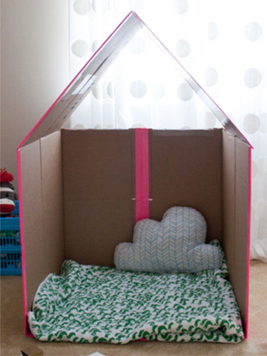 Картонный домик
