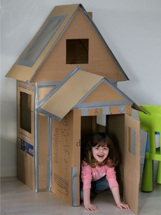 Картонный домик