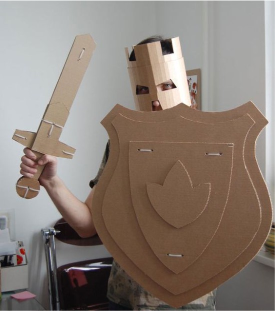 Костюм рыцаря из картона