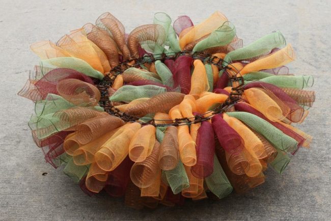 kak-sdelat-rozhdestvenskij-venok-svoimi-rukami-poshagovo-69