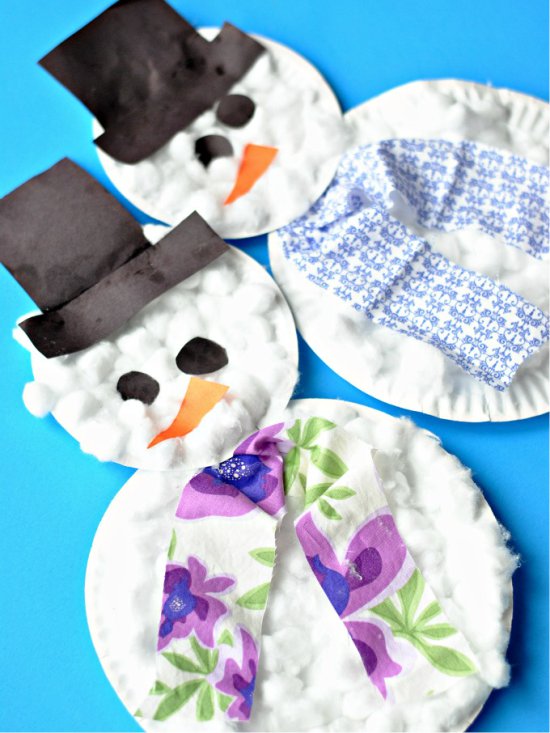 Снеговики из одноразовых тарелок и ваты