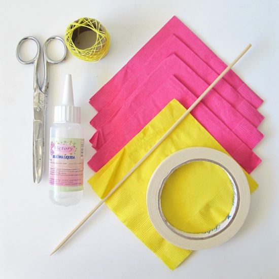 Материалы для изготовления цветка из салфеток