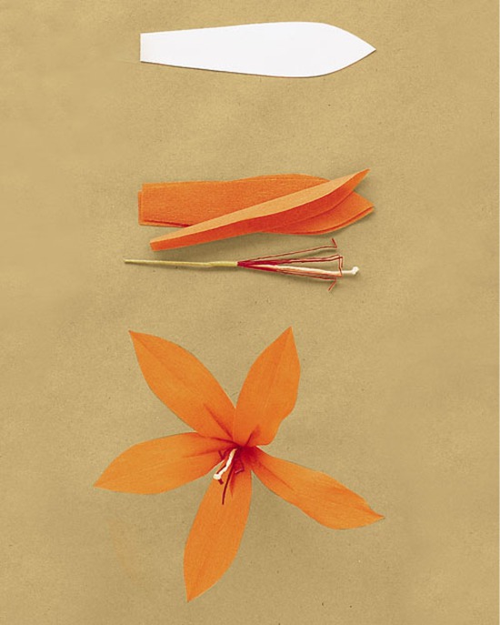 Лилия из гофробумаги