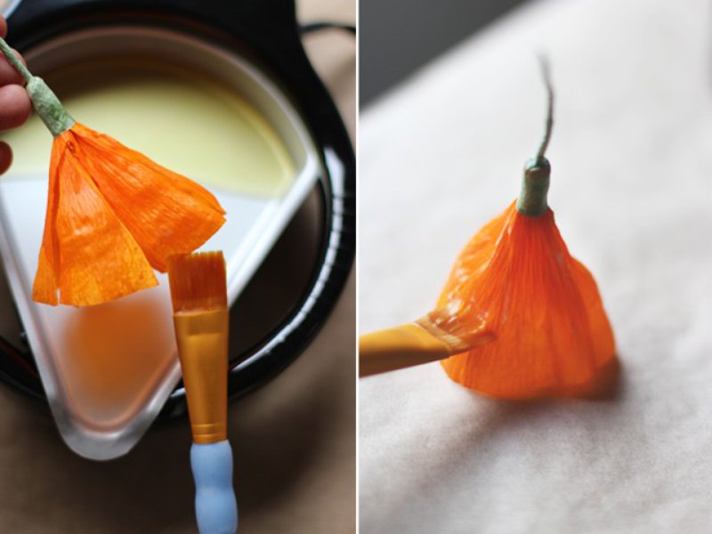 Обработка бумажных цветов воском