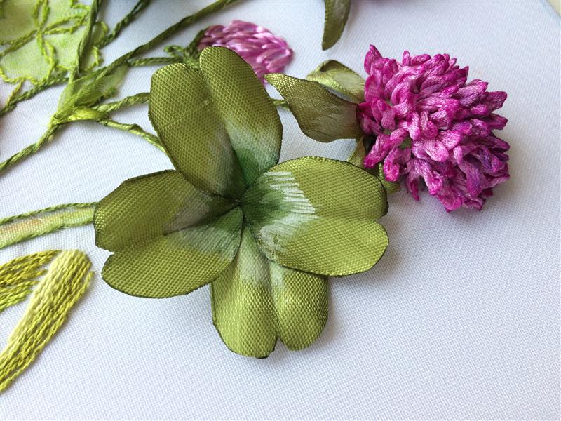 Вышивка лентами цветы для начинающих, рекомендации в необычной технике, схемы и фото композиций полевых букетов