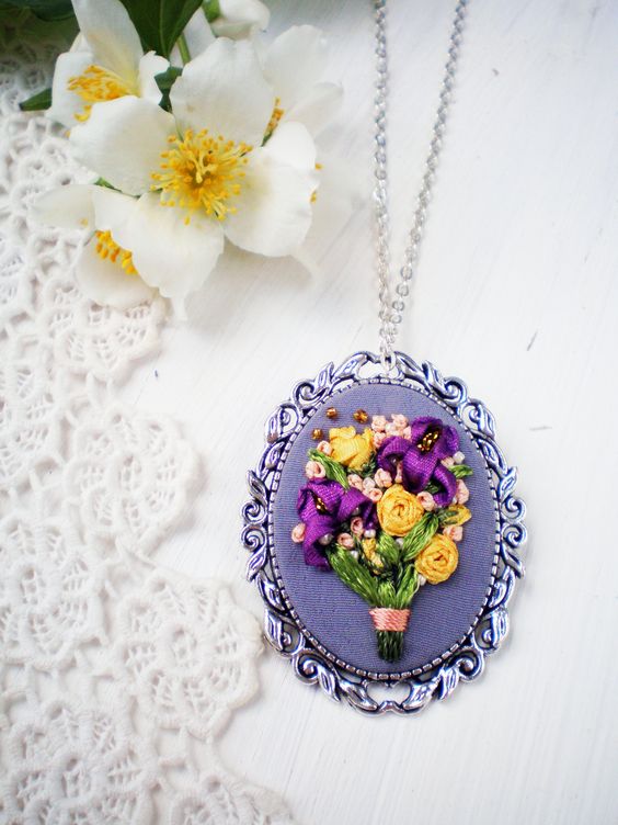 Вышивка лентами цветы для начинающих, рекомендации в необычной технике, схемы и фото композиций полевых букетов