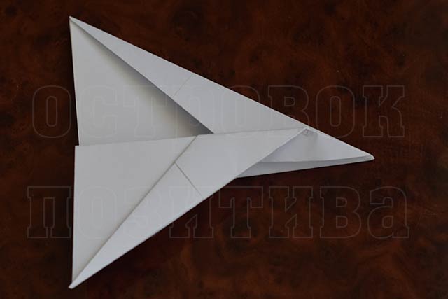 Как сделать самолет из бумаги, который далеко летает… Простое изготовление самолетика