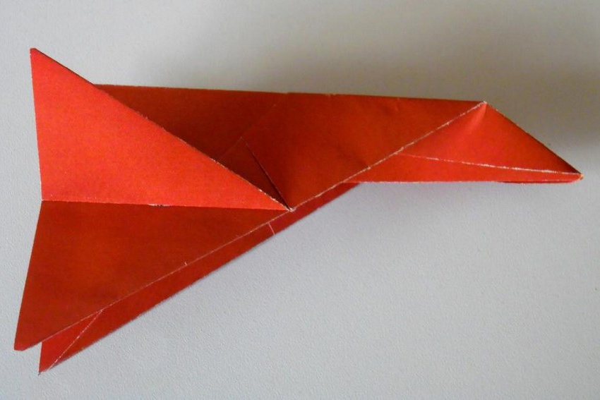 Как сделать самолет из бумаги, который далеко летает… Простое изготовление самолетика