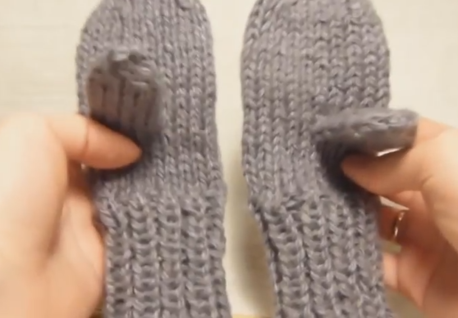 Простая детская варежка.