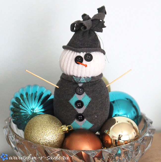 поделка снеговик из носка