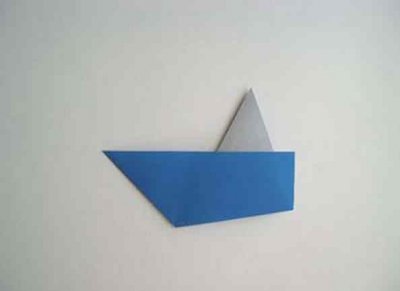 Как сделать кораблик из бумаги? Инструкция складывания бумажного кораблика своими руками этап 33 Как сделать кораблик из бумаги? Инструкция складывания бумажного кораблика своими руками этап 33