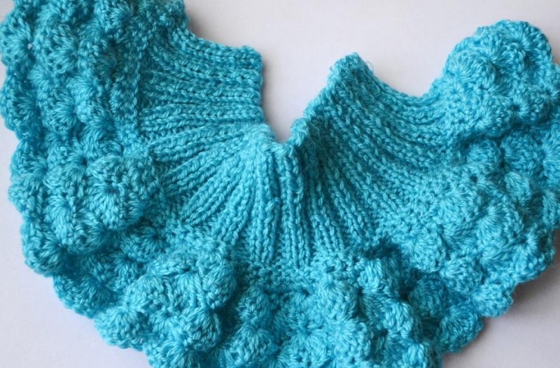 Манишка спицами