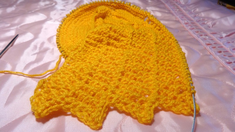 Манишка спицами