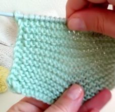 Как вязать платочную вязку по схемам круговыми и обычными спицами для начинающих