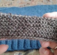 Как вязать платочную вязку по схемам круговыми и обычными спицами для начинающих