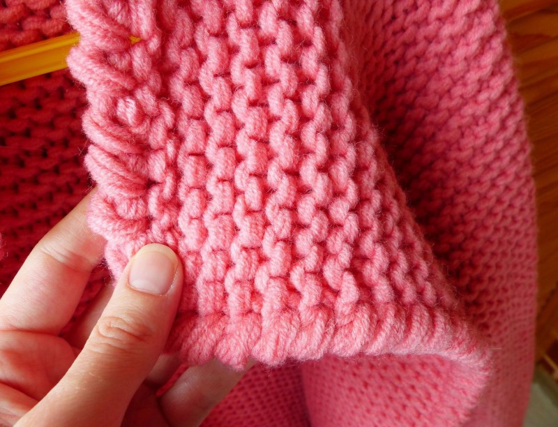 Как вязать платочную вязку по схемам круговыми и обычными спицами для начинающих