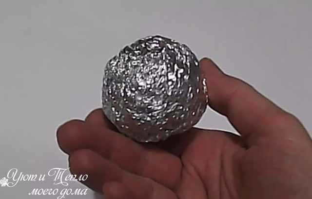 shar dlja topiarija iz fol'gi