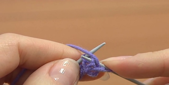 Как вязать платочную вязку по схемам круговыми и обычными спицами для начинающих