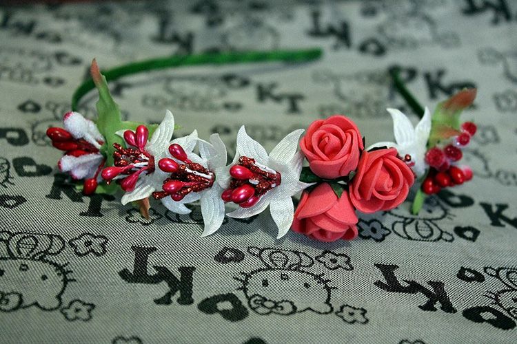 Оживляем цветы с помощью фоамирана: что это такое, и как материал используется для рукоделия