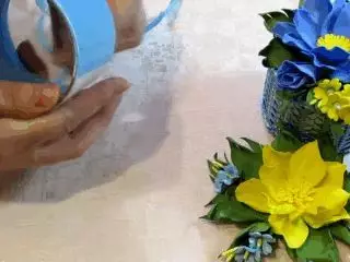 Оживляем цветы с помощью фоамирана: что это такое, и как материал используется для рукоделия