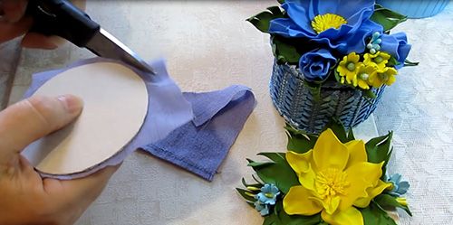 Оживляем цветы с помощью фоамирана: что это такое, и как материал используется для рукоделия