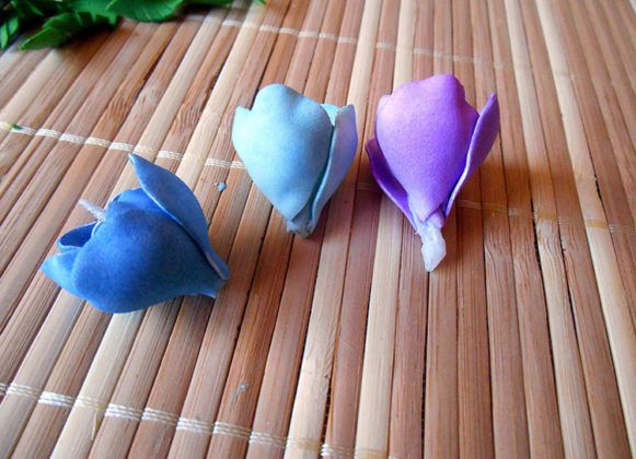 Оживляем цветы с помощью фоамирана: что это такое, и как материал используется для рукоделия